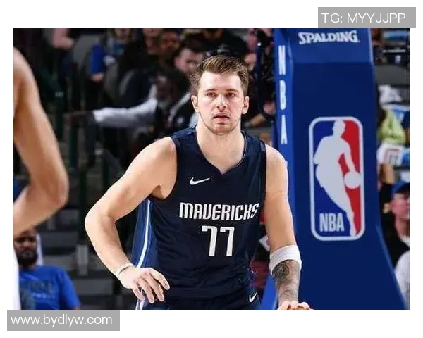 东契奇狂砍73分刷新现役得分纪录独行侠击败太阳终结其11连胜势头 东契奇狂砍73分刷新现役得分纪录独行侠击败太阳终结其11连胜势头